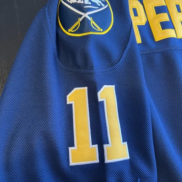 CCM Buffalo Sabres Gilbert Perreault Hockey Jersey French Connection - Picture 6 of 16
